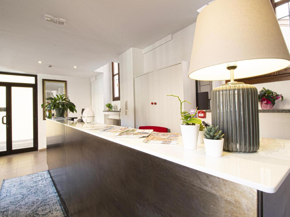 Hotel Tornielli 9 By Lvg Hotel Collection โนวารา ภายนอก รูปภาพ