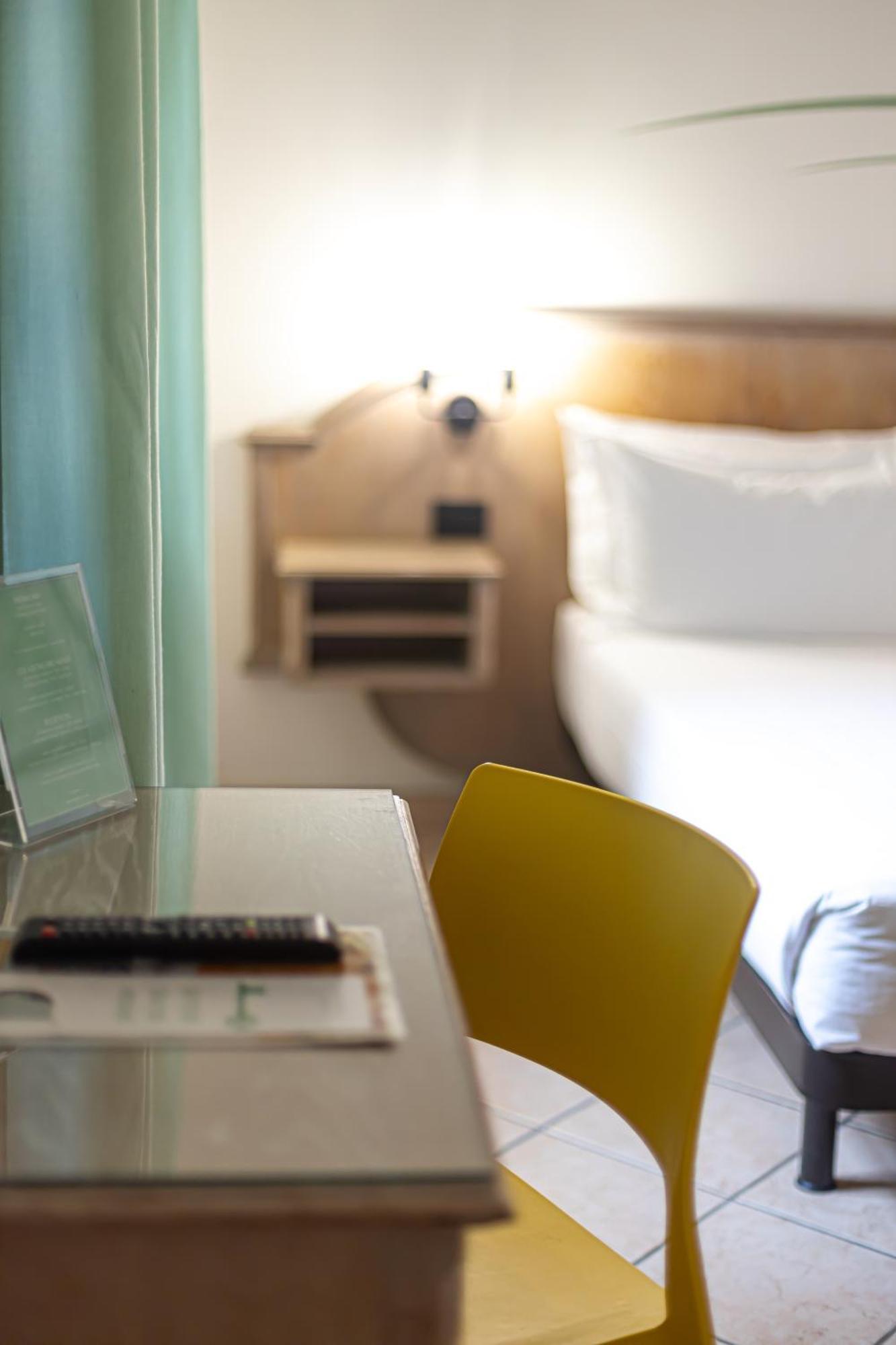 Hotel Tornielli 9 By Lvg Hotel Collection โนวารา ภายนอก รูปภาพ