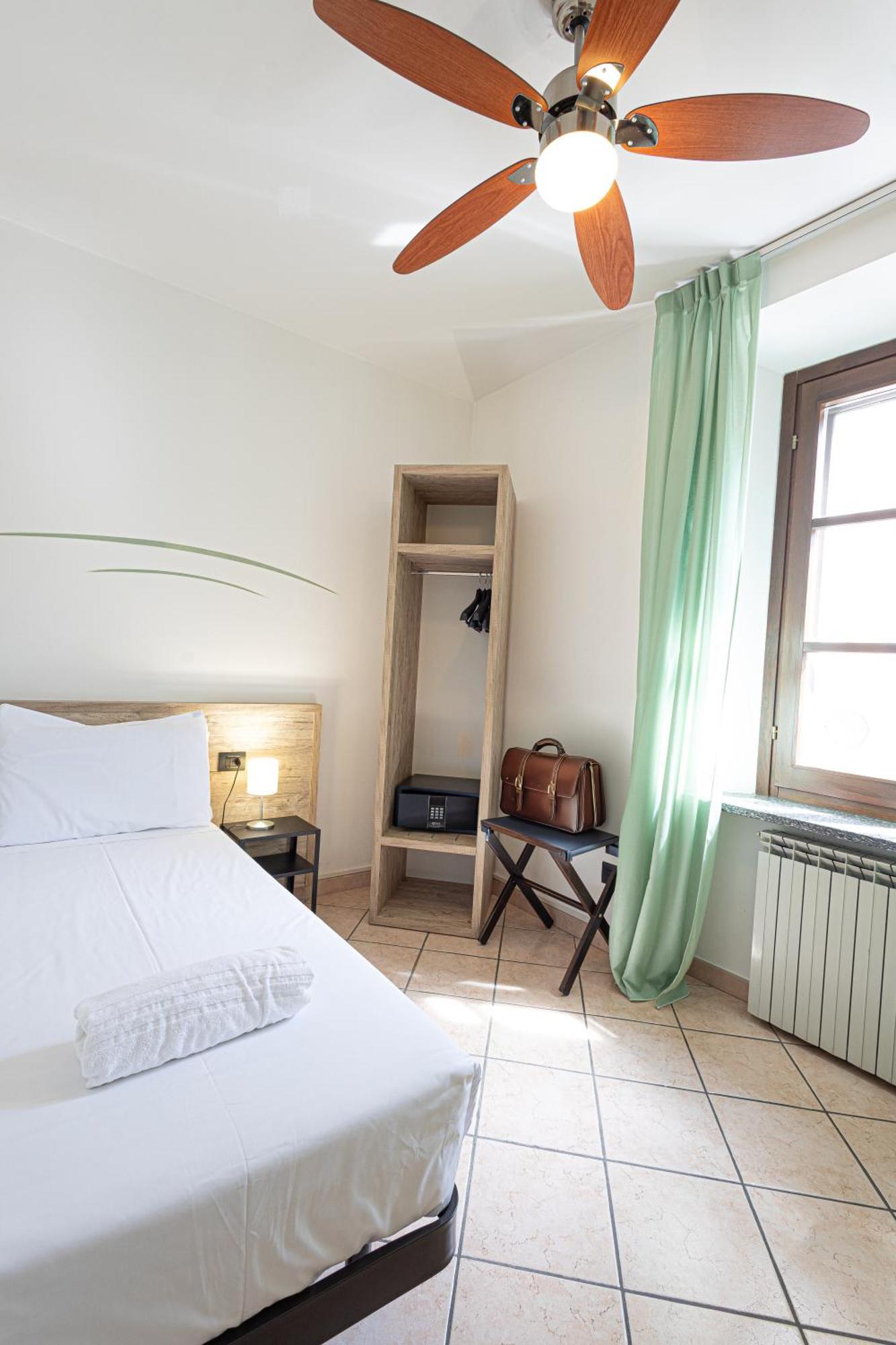 Hotel Tornielli 9 By Lvg Hotel Collection โนวารา ภายนอก รูปภาพ