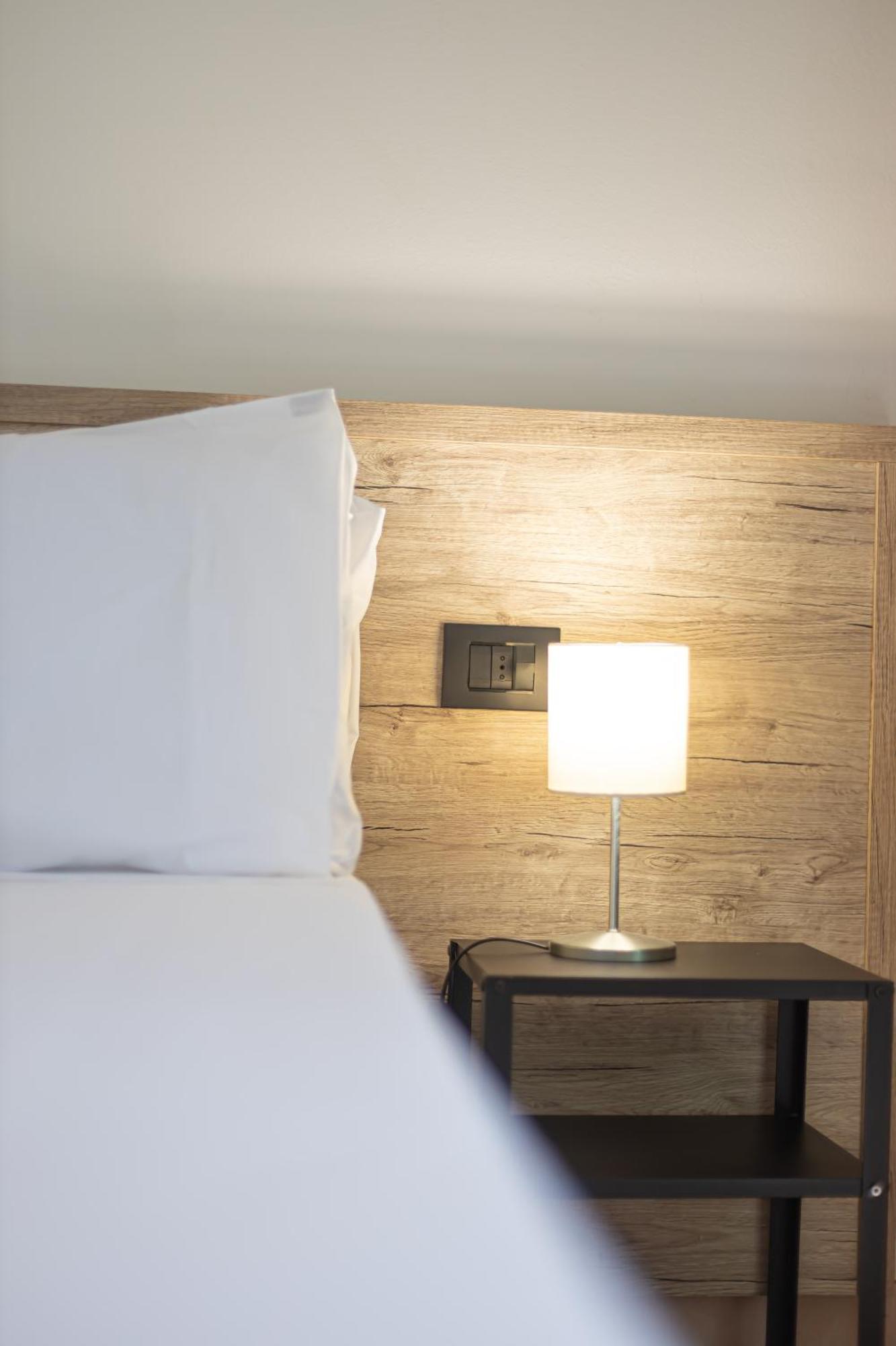 Hotel Tornielli 9 By Lvg Hotel Collection โนวารา ภายนอก รูปภาพ